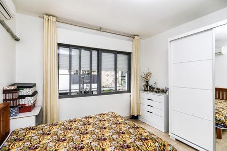 Quarto de kitnet/studio à venda com 1 quarto, 40m² em Centro Histórico, Porto Alegre