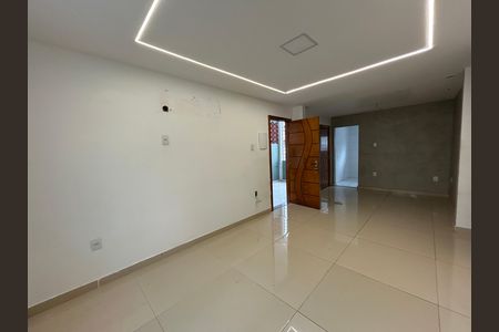 Casa para alugar com 100m², 2 quartos e 1 vagaSala