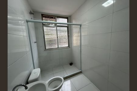 Banheiro da Suíte de casa para alugar com 2 quartos, 100m² em Quintino Bocaiúva, Rio de Janeiro