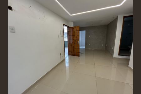 Casa para alugar com 100m², 2 quartos e 1 vagaSala