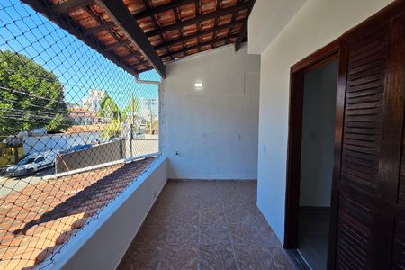 Casa para alugar com 197m², 3 quartos e 2 vagas Casa para alugar com 197m², 3 quartos e 2 vagasVaranda