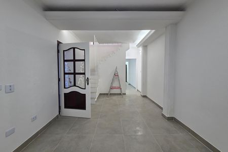 Casa para alugar com 197m², 3 quartos e 2 vagas Casa para alugar com 197m², 3 quartos e 2 vagasSala