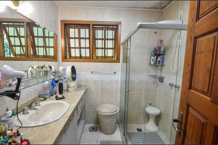 Casa à venda com 257m², 4 quartos e 2 vagasBanheiro da Suíte 3