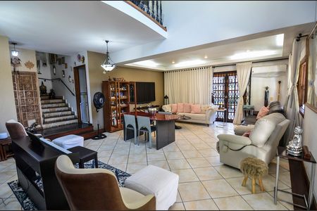 Casa à venda com 4 quartos, 257m² em Grajaú, Rio de Janeiro