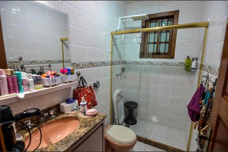 Casa à venda com 257m², 4 quartos e 2 vagasBanheiro da Suíte 2