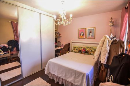 Casa à venda com 257m², 4 quartos e 2 vagasSuíte 2