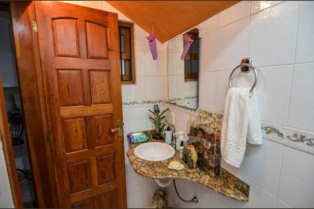 Casa à venda com 257m², 4 quartos e 2 vagasLavabo