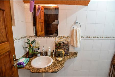 Casa à venda com 257m², 4 quartos e 2 vagasLavabo