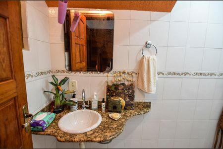 Casa à venda com 257m², 4 quartos e 2 vagasLavabo