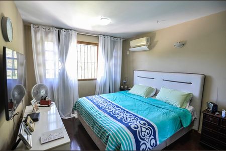 Casa à venda com 257m², 4 quartos e 2 vagasSuíte 3