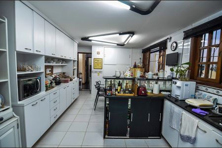 Casa à venda com 257m², 4 quartos e 2 vagasCozinha