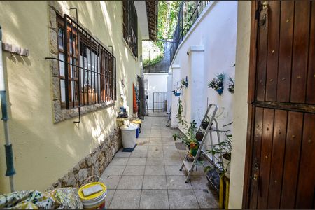 Casa à venda com 257m², 4 quartos e 2 vagasÁrea de Serviço