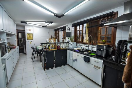 Casa à venda com 257m², 4 quartos e 2 vagasCozinha