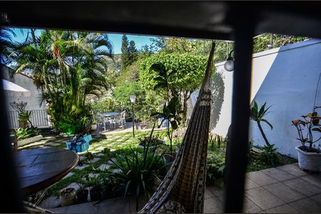 Casa à venda com 257m², 4 quartos e 2 vagasQuarto
