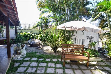 Entrada de casa à venda com 4 quartos, 257m² em Grajaú, Rio de Janeiro
