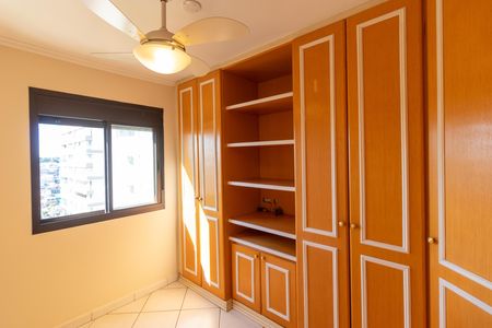 Apartamento à venda com 110m², 3 quartos e 2 vagas Apartamento à venda com 110m², 3 quartos e 2 vagasQuarto 02