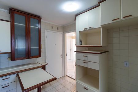 Apartamento à venda com 110m², 3 quartos e 2 vagas Apartamento à venda com 110m², 3 quartos e 2 vagasCozinha