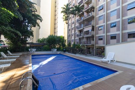 Apartamento à venda com 110m², 3 quartos e 2 vagas Apartamento à venda com 110m², 3 quartos e 2 vagasÁrea comum - Piscina