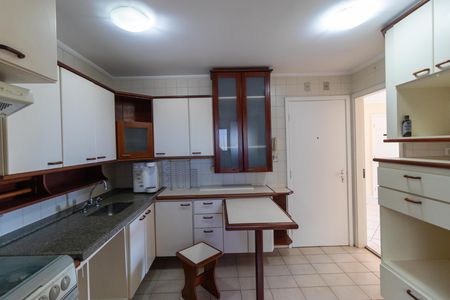 Apartamento à venda com 110m², 3 quartos e 2 vagas Apartamento à venda com 110m², 3 quartos e 2 vagasCozinha