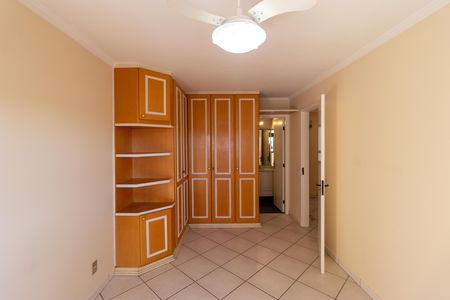 Apartamento à venda com 110m², 3 quartos e 2 vagas Apartamento à venda com 110m², 3 quartos e 2 vagasSuíte