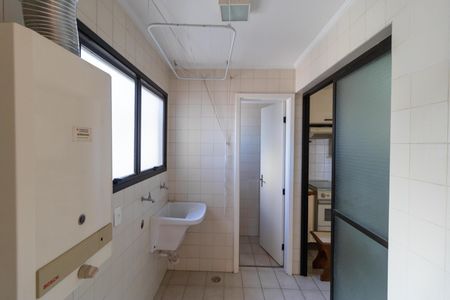 Apartamento à venda com 110m², 3 quartos e 2 vagas Apartamento à venda com 110m², 3 quartos e 2 vagasÁrea de Serviço