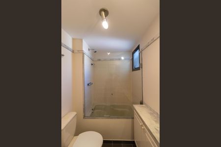 Apartamento à venda com 110m², 3 quartos e 2 vagas Apartamento à venda com 110m², 3 quartos e 2 vagasBanheiro da Suíte