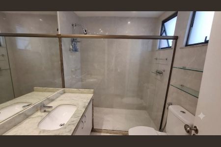 Apartamento à venda com 320m², 3 quartos e 1 vaga Apartamento à venda com 320m², 3 quartos e 1 vagaBanheiro