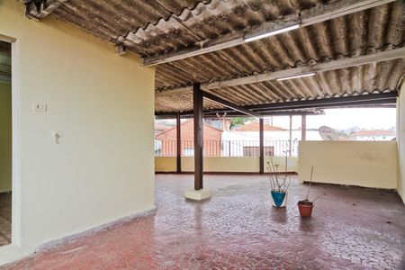 Área externa de casa para alugar com 2 quartos, 50m² em Carandiru, São Paulo