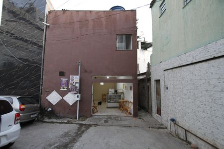 Fachada de casa à venda com 3 quartos, 160m² em Estoril, Belo Horizonte