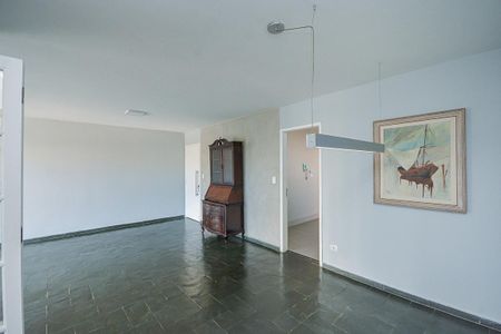 Apartamento à venda com 110m², 2 quartos e 1 vaga Apartamento à venda com 110m², 2 quartos e 1 vagaSala