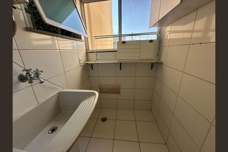 Apartamento à venda com 42m², 2 quartos e 1 vaga Apartamento à venda com 42m², 2 quartos e 1 vagaÁrea de Serviço