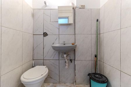 Banheiro de kitnet/studio para alugar com 1 quarto, 38m² em Santa Ifigênia, São Paulo