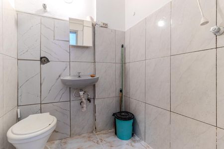 Banheiro de kitnet/studio para alugar com 1 quarto, 38m² em Santa Ifigênia, São Paulo