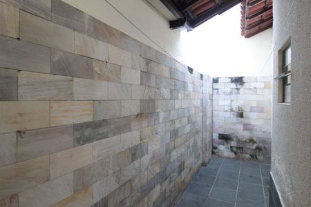 Casa para alugar com 60m², 2 quartos e sem vagaÁrea de Serviço