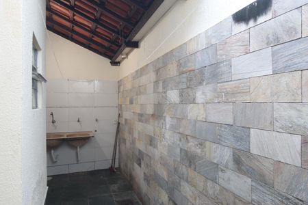 Casa para alugar com 60m², 2 quartos e sem vagaÁrea de Serviço