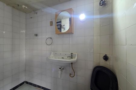 Casa para alugar com 300m², 2 quartos e 4 vagas Casa para alugar com 300m², 2 quartos e 4 vagasBanheiro de serviço