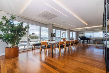 Apartamento à venda com 295m², 4 quartos e 4 vagas