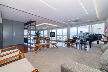 Apartamento à venda com 295m², 4 quartos e 4 vagas