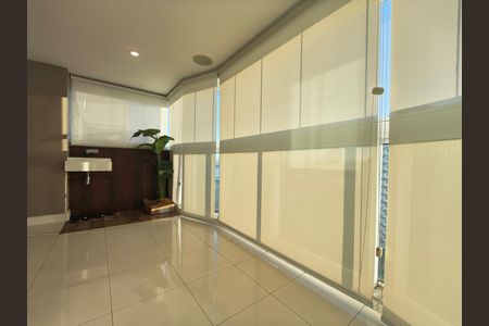 Apartamento para alugar com 70m², 2 quartos e 1 vaga