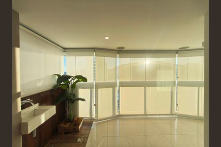 Apartamento para alugar com 70m², 2 quartos e 1 vaga