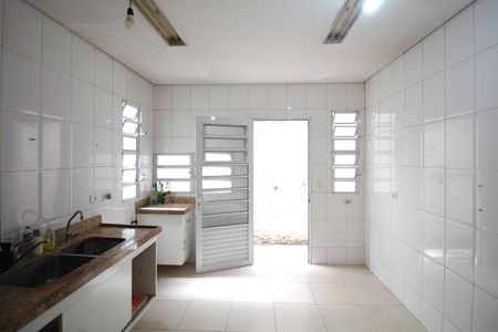 Casa para alugar com 260m², 2 quartos e 4 vagas