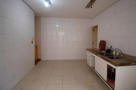 Casa para alugar com 2 quartos, 260m² em Pinheiros, São Paulo