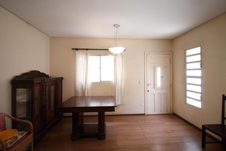 Casa para alugar com 260m², 2 quartos e 4 vagas