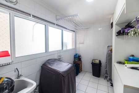Apartamento à venda com 158m², 3 quartos e 3 vagas Apartamento à venda com 158m², 3 quartos e 3 vagasÁrea de Serviço
