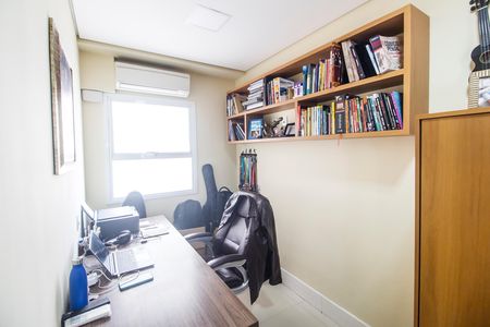 Apartamento à venda com 158m², 3 quartos e 3 vagas Apartamento à venda com 158m², 3 quartos e 3 vagasEscritório
