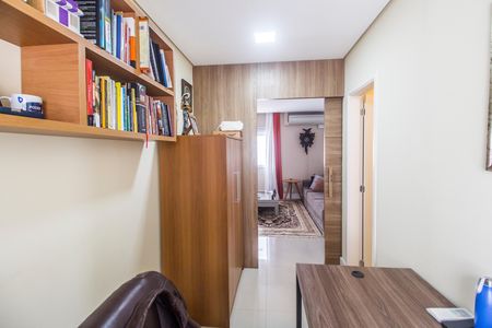 Apartamento à venda com 158m², 3 quartos e 3 vagas Apartamento à venda com 158m², 3 quartos e 3 vagasEscritório