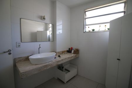 Apartamento para alugar com 100m², 3 quartos e 1 vagaBanheiro da Suíte 2