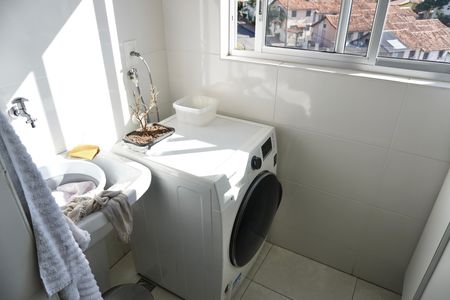 Apartamento para alugar com 56m², 2 quartos e 2 vagas Apartamento para alugar com 56m², 2 quartos e 2 vagasCozinha e Área de Serviço