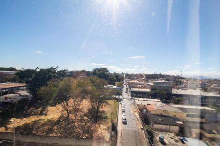 Vista da sala de apartamento para alugar com 2 quartos, 58m² em Vila Amaral, Belo Horizonte