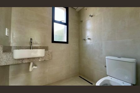 Banheiro de apartamento à venda com 2 quartos, 62m² em Nova Suíça, Belo Horizonte